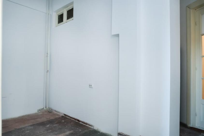Apartament cu 3 camere circular în P-ța Unirii