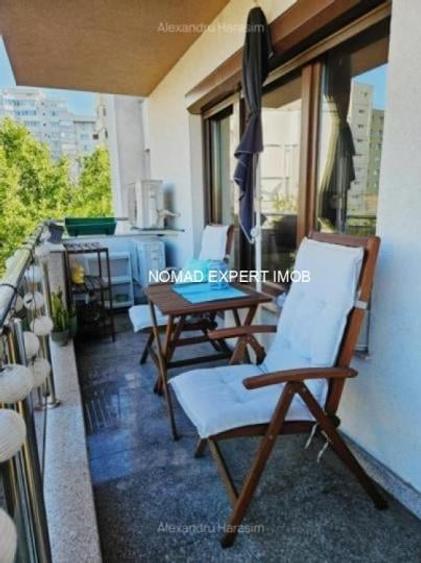 Apartament cu 3 camere în P-ța Victoriei