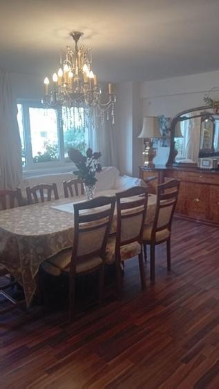 Apartament cu 5 camere decomandat în Splaiul Unirii