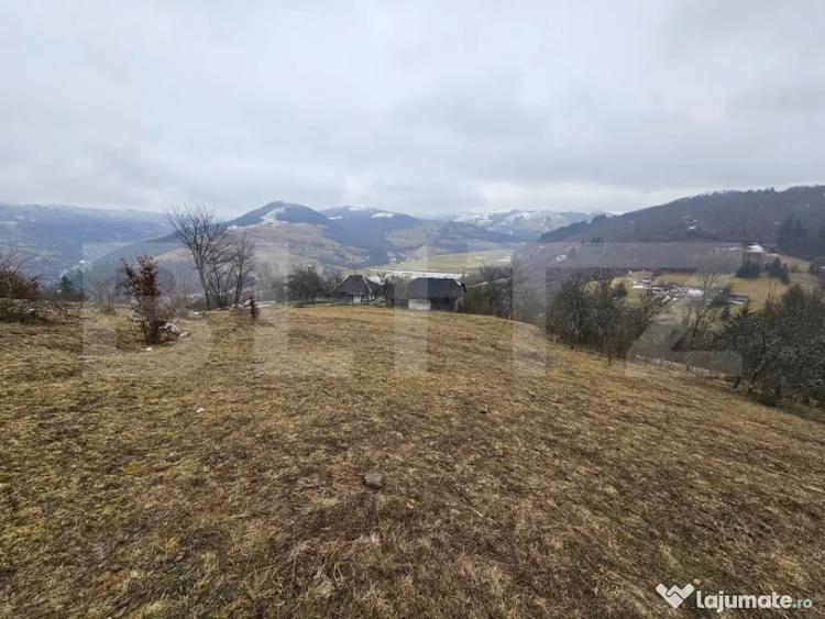Casă cu 3 camere cu Teren 7297 Mp în Dăroaia