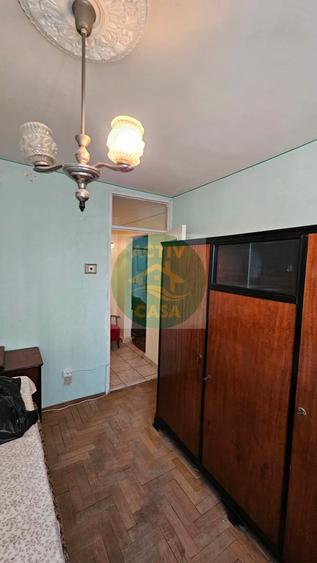 Apartament cu 4 camere decomandat în Central