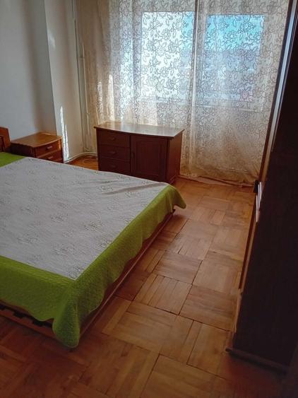 Apartament cu 4 camere decomandat în Exterior Vest