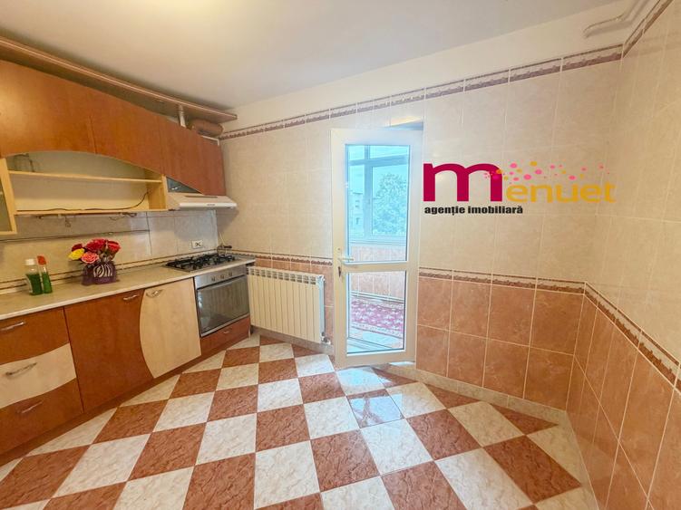 Apartament 3 camere,zona C5 - 1