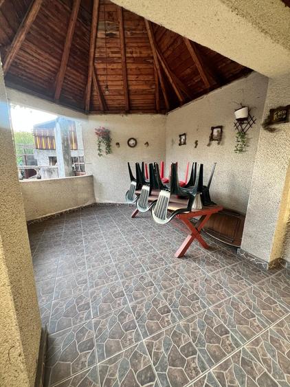 Casă individuală cu 4 camere cu Garaj în Exterior Sud
