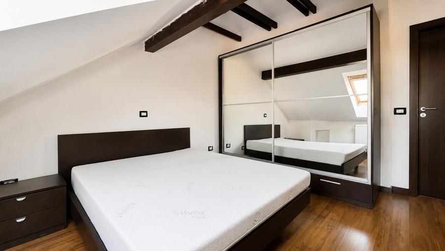 Apartament cu 2 camere semidecomandat, mobilat în Aradului