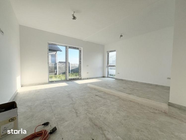 Casă cu 5 camere cu Teren 563 Mp în Giarmata