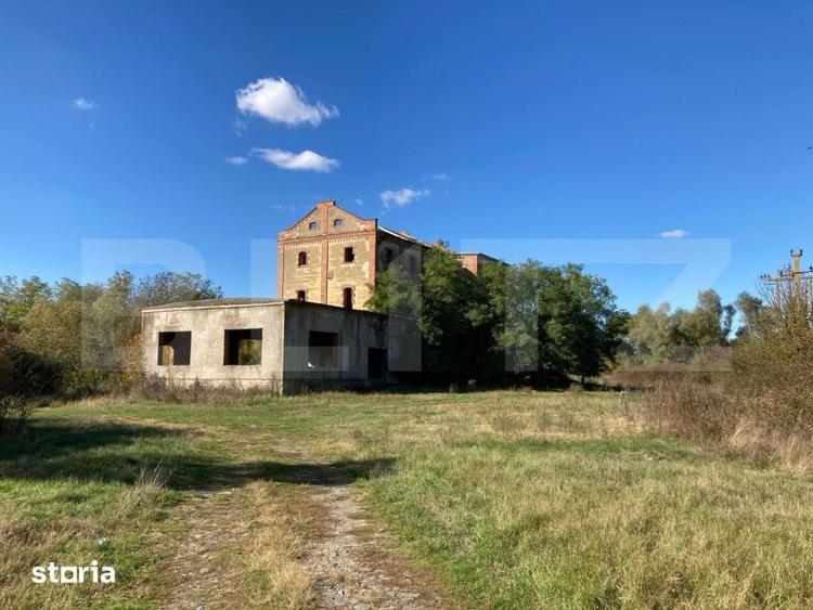 Teren de 25383 mp, în Belinț