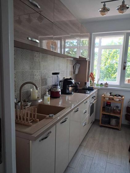 Apartament cu 2 camere decomandat, mobilat în Pajura