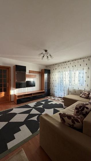 Apartament cu 2 camere semidecomandat în 1 Mai