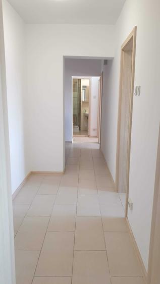 Apartament cu 4 camere semidecomandat în Ștefan cel Mare