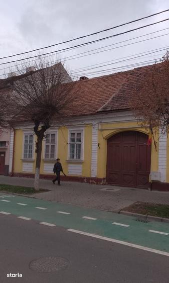 Casă cu 3 camere în Hurez