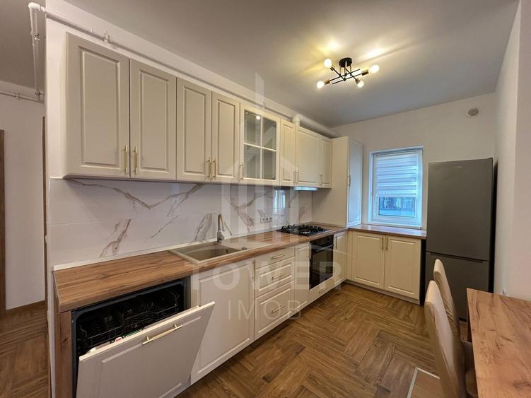 Apartament cu 3 camere decomandat, mobilat în Turnișor