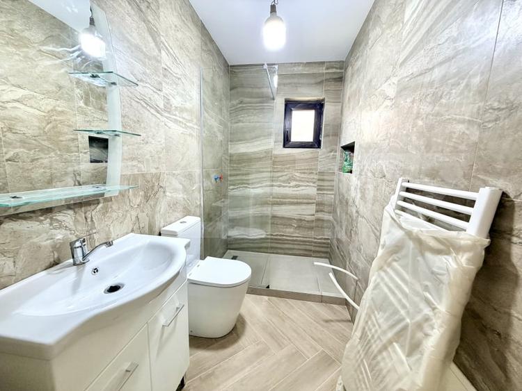 Casă individuală cu 4 camere cu Canalizare în Ighiu