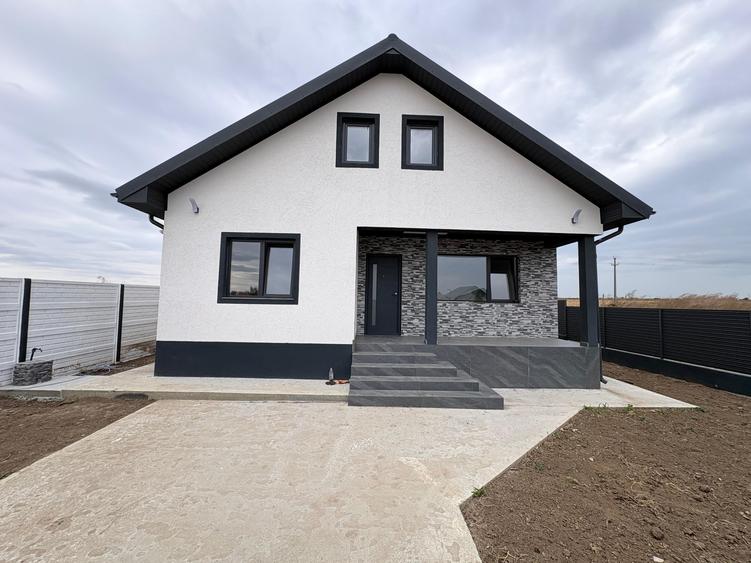 Casă individuală cu 3 camere cu Canalizare în Valu lui Traian
