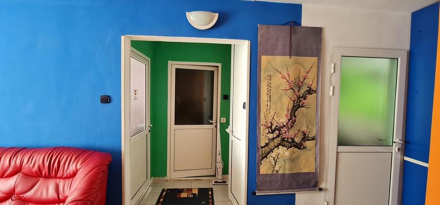 Apartament cu 3 camere decomandat în Central