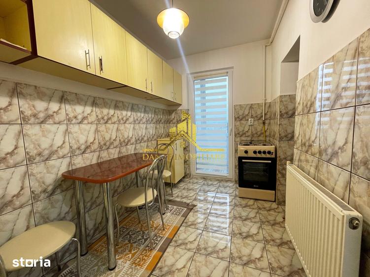 Apartament cu 3 camere semidecomandat, mobilat în Mărăști