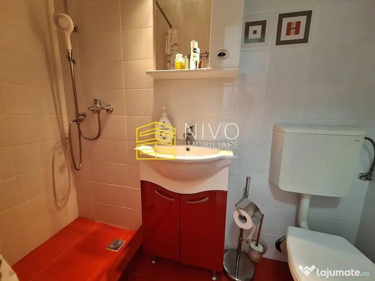 Apartament cu 3 camere semidecomandat în Ady