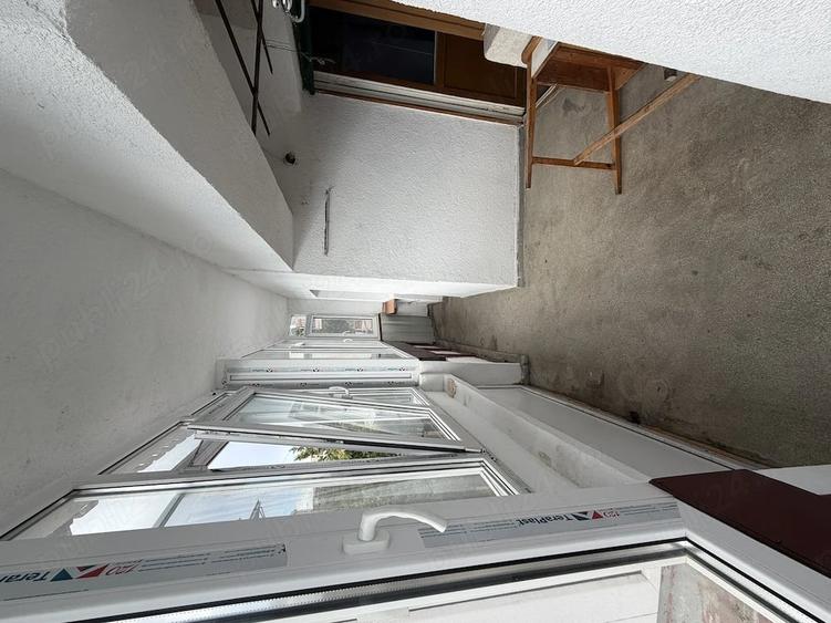 Apartament cu 3 camere decomandat în Republicii