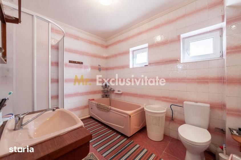 Casă cu 10 camere cu Teren 350 Mp în Exercițiu