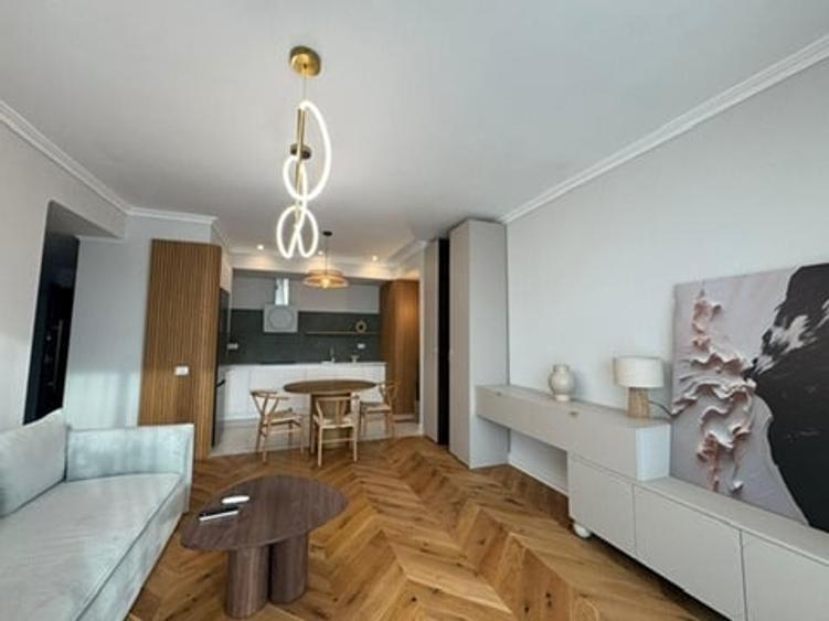 Apartament cu 2 camere decomandat, mobilat în Centrul Istoric
