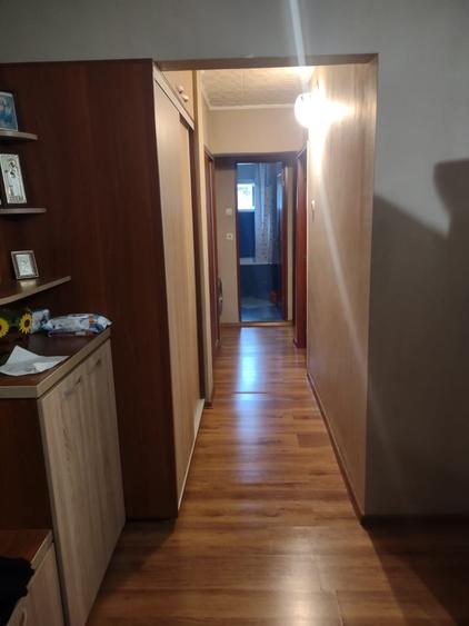 Apartament cu 3 camere decomandat în Tomești