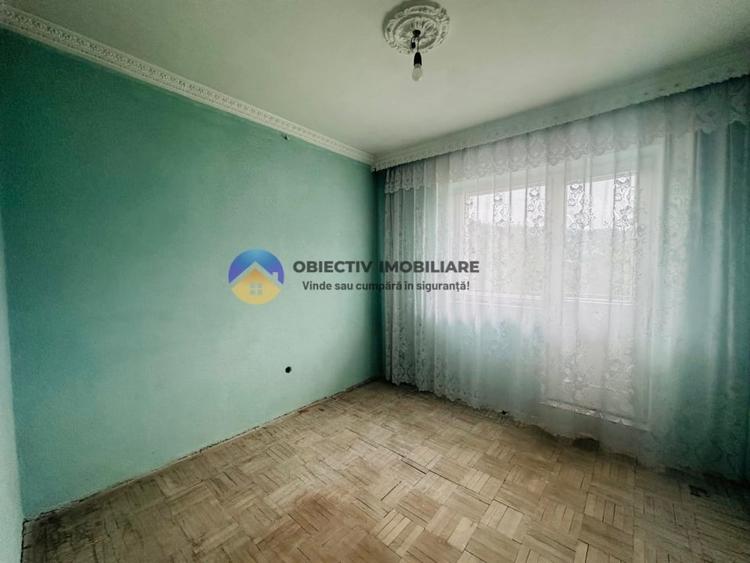 Apartament cu 4 camere decomandat în Durău