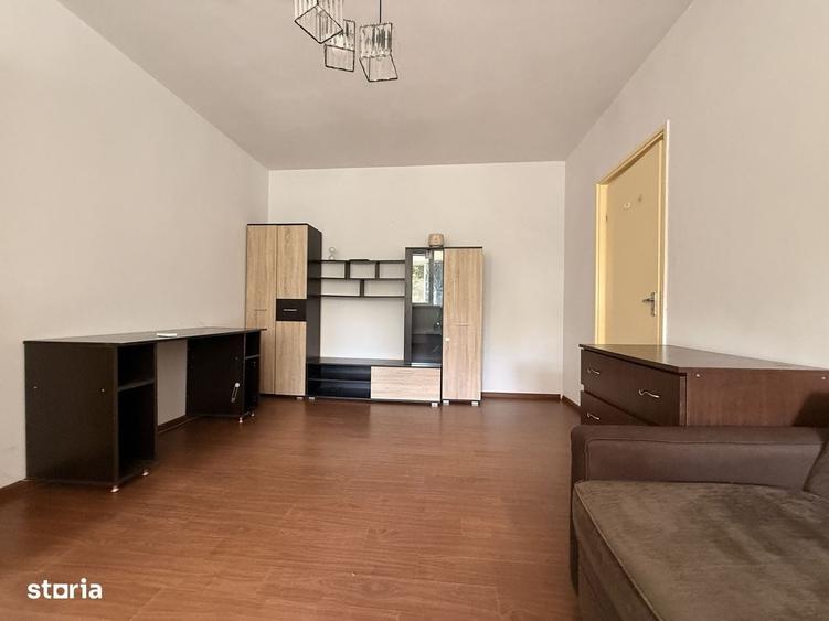 Apartament cu 2 camere semidecomandat în 1 Mai