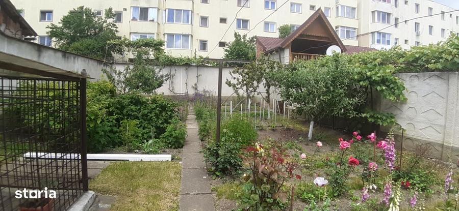 Casă cu 3 camere în Central