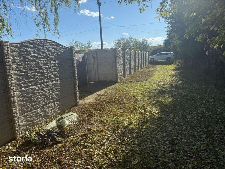 Casă cu 5 camere cu Teren 3279 Mp în Vârvor
