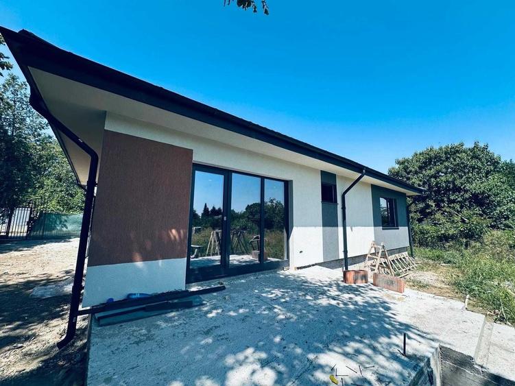 Casă cu 3 camere în Central