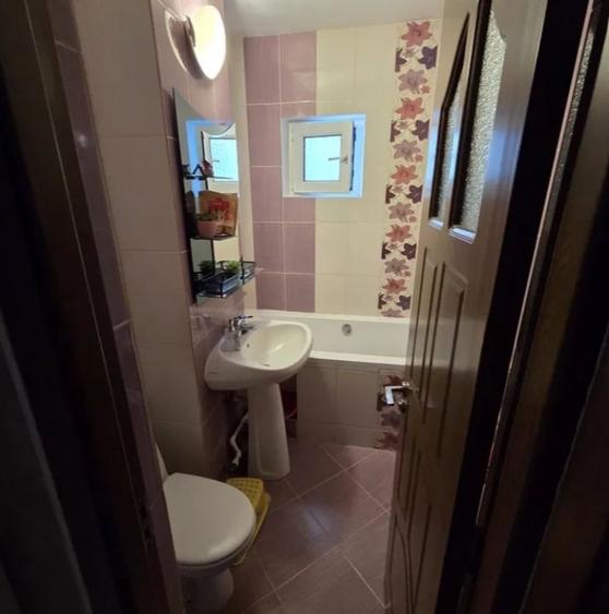 Apartament cu 3 camere decomandat în Tătărași
