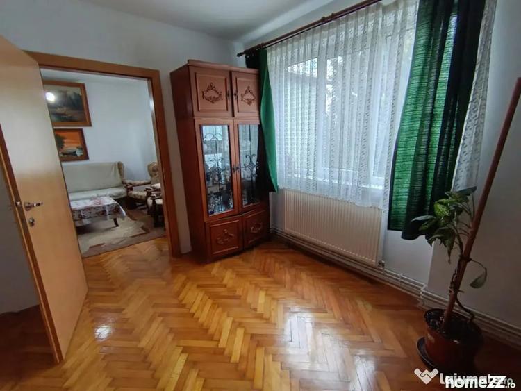 Apartament cu 4 camere semidecomandat în Săsar