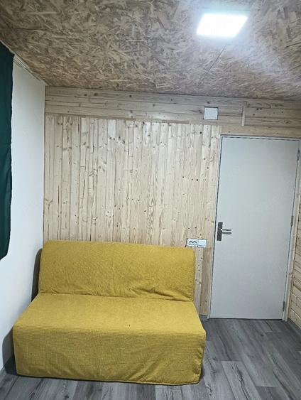 Casă cu Teren 1013 Mp în Groși