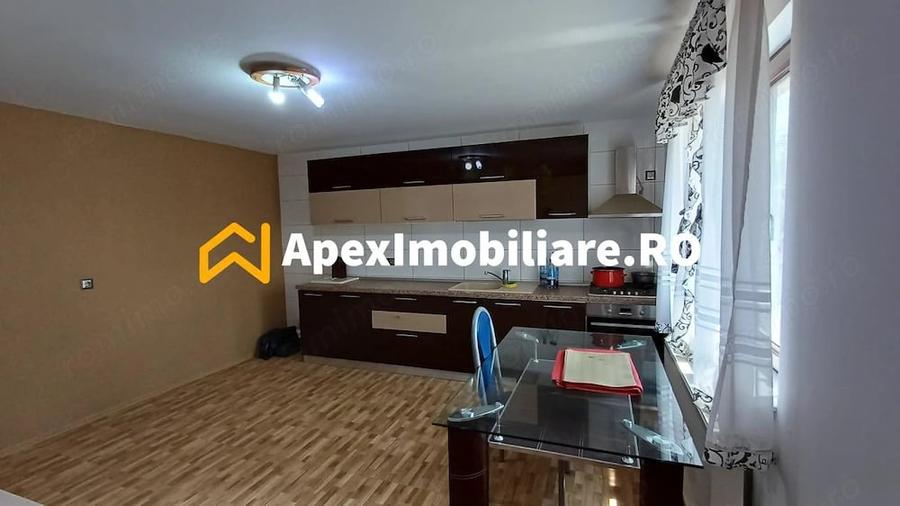 Casă cu 4 camere cu Teren 883 Mp în Varlaam