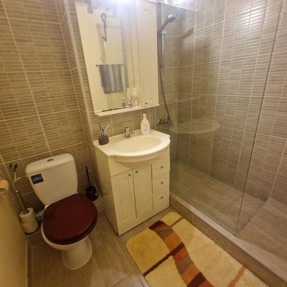 Apartament cu 4 camere decomandat în Soarelui