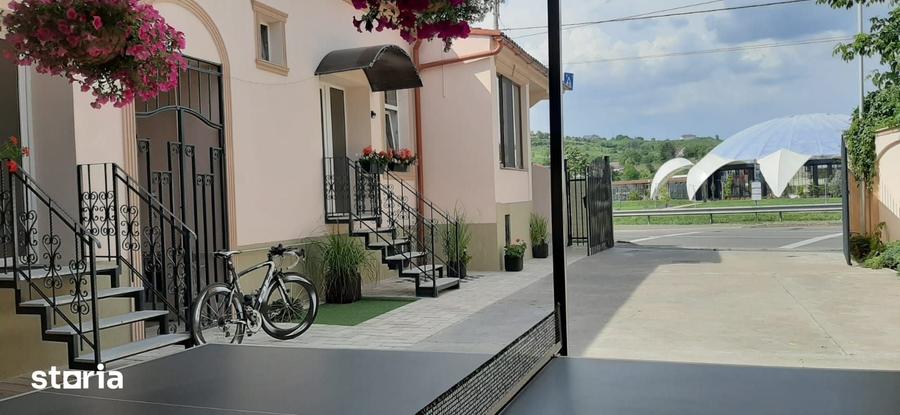 Casă cu 5 camere cu Teren 380 Mp în Central