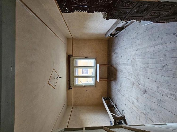 Casă cu 7 camere cu Teren 2000 Mp în Poienii de Jos