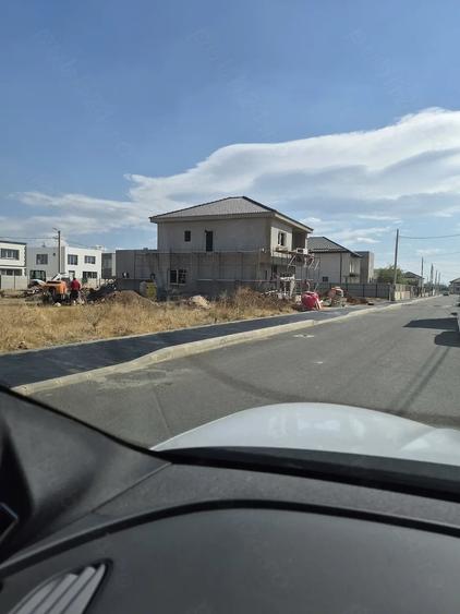 Casă cu Teren 350 Mp în Central