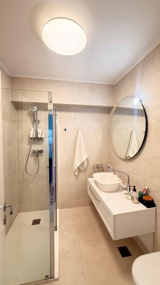 Apartament cu 3 camere semidecomandat în Ultracentral