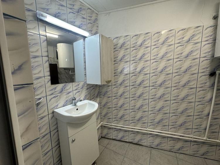Casă cu 2 camere cu Teren 500 Mp în Sadu