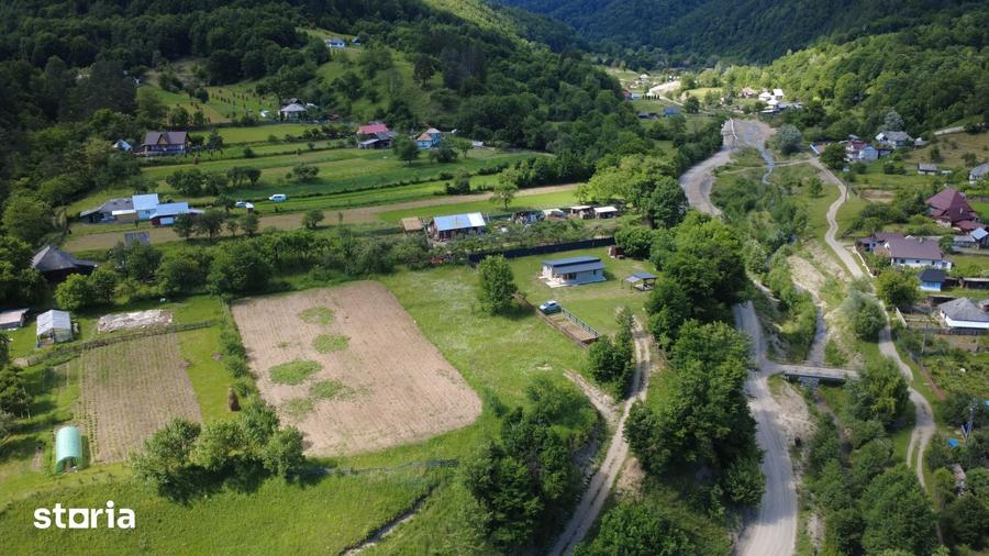 Teren de 1800 mp, în Pângărați