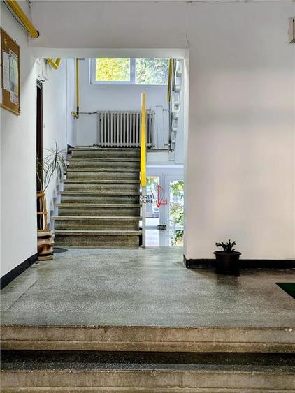 Apartament cu 3 camere semidecomandat în Titan
