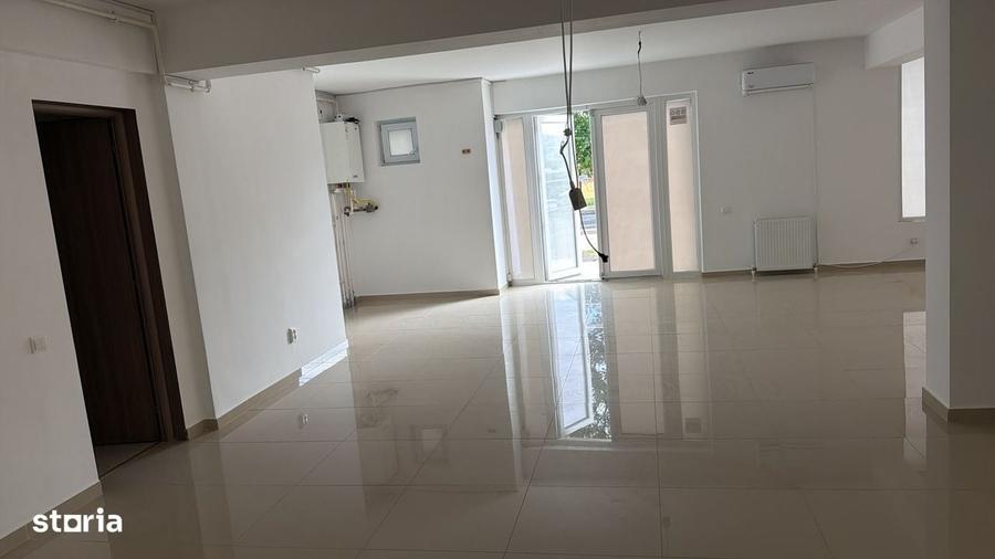 Spațiu comercial, de 65 mp, în Central
