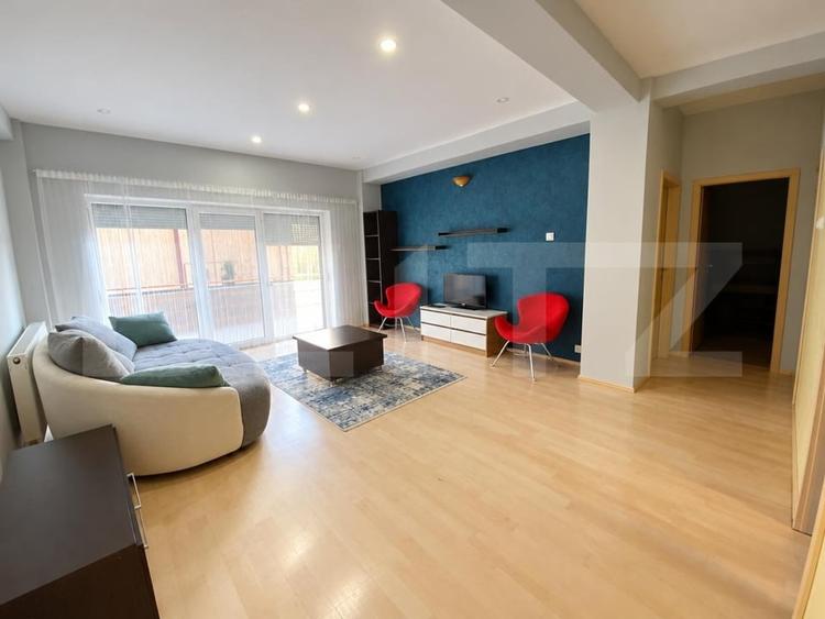 Apartament cu 3 camere semidecomandat, mobilat în Bogdăneștilor