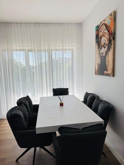 Apartament cu 3 camere decomandat în Aviației