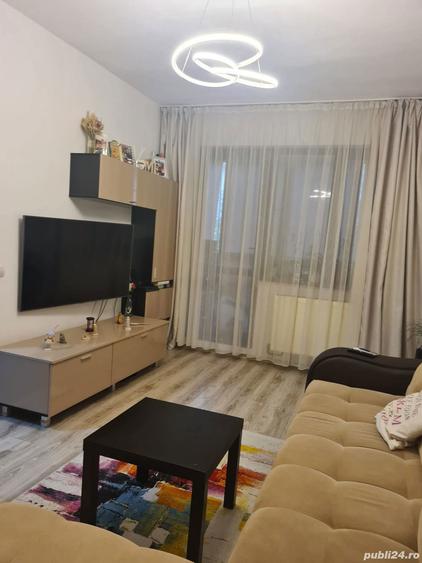 Apartament cu 2 camere decomandat, mobilat în Central