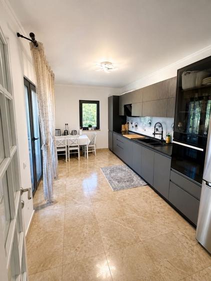 Casă cu 2 camere în Păun