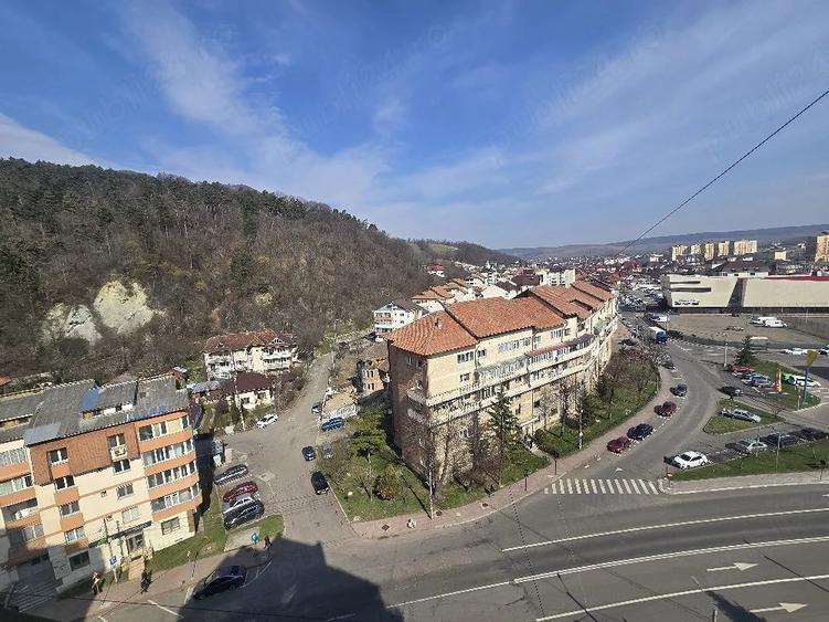 Garsonieră decomandată în Central
