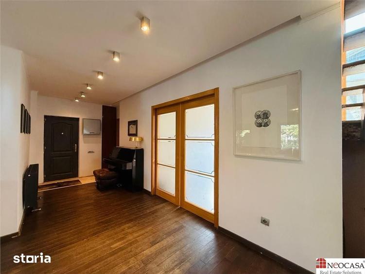 Casă cu 6 camere cu Teren 400 Mp în Central