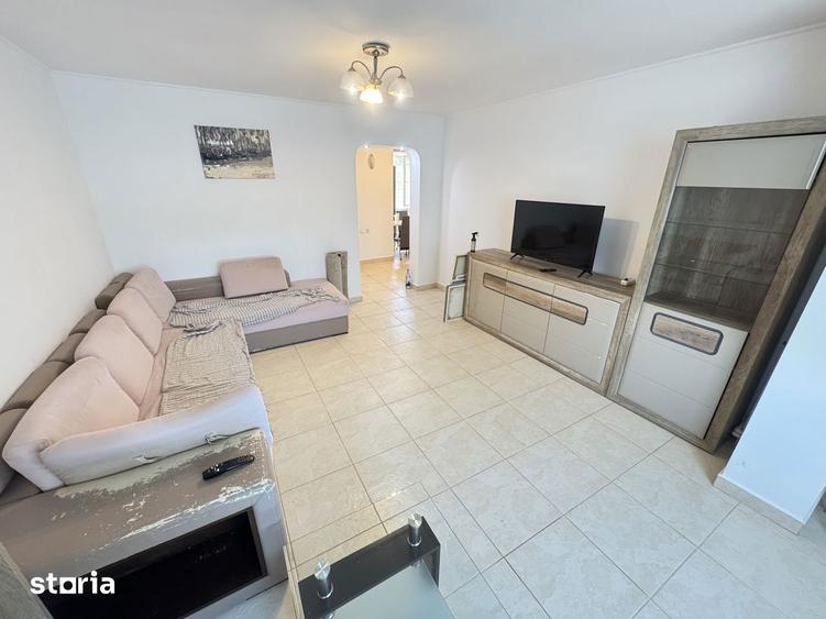 Apartament cu 3 camere decomandat, mobilat în Gara